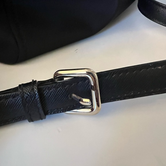 Kate Spade Black and Gold Crossbody Bag with Flap Design - Picture 13 of 13